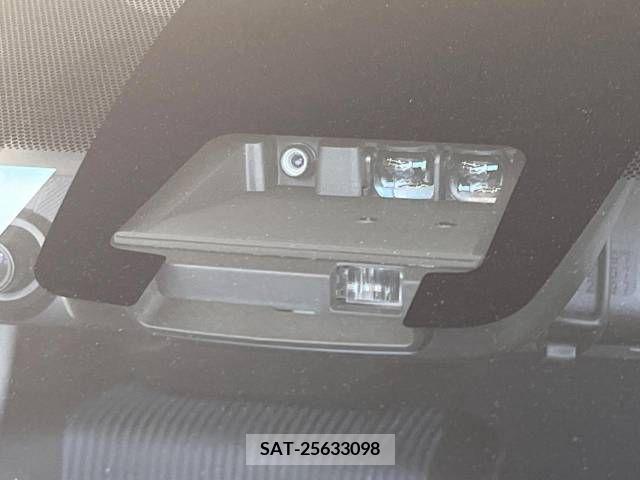 Toyota VOXY 2017-06 233176-2