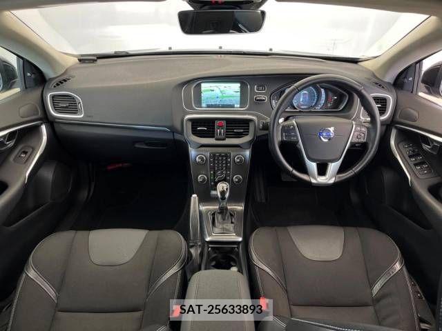 Volvo V40 2016-01 288689-1