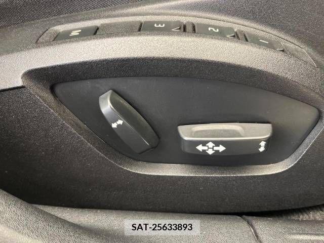 Volvo V40 2016-01 288689-10