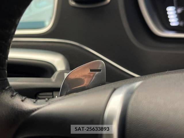 Volvo V40 2016-01 288689-15
