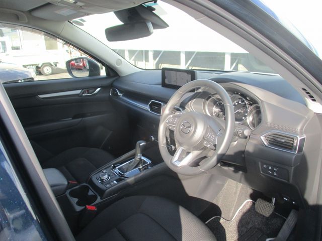 Mazda CX-5 2022-03 16061-1