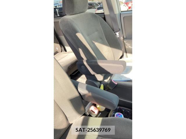 Toyota NOAH 2008-01 392841-9