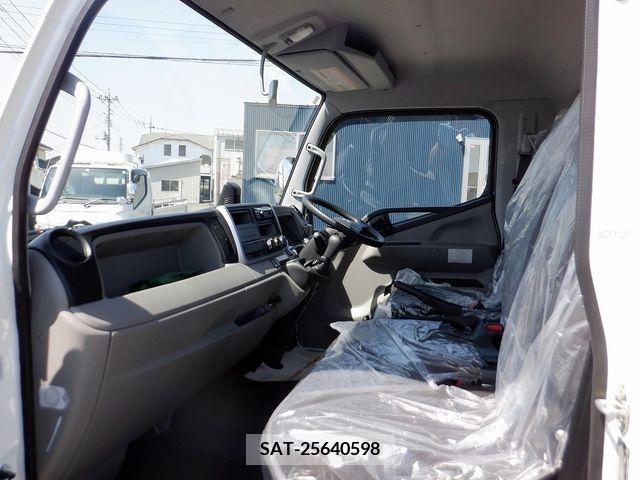 Mitsubishi CANTER 2023-11 242143-11