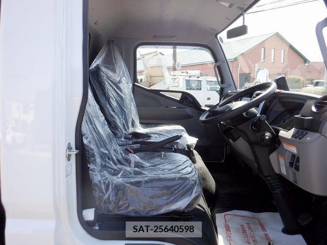 Mitsubishi CANTER 2023-11 242143-10