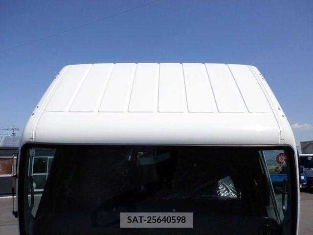 Mitsubishi CANTER 2023-11 242143-15