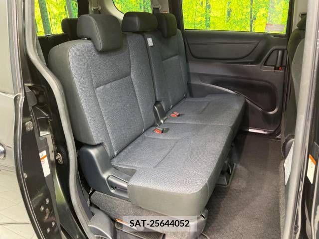 Toyota SIENTA 2015-08 285093-9