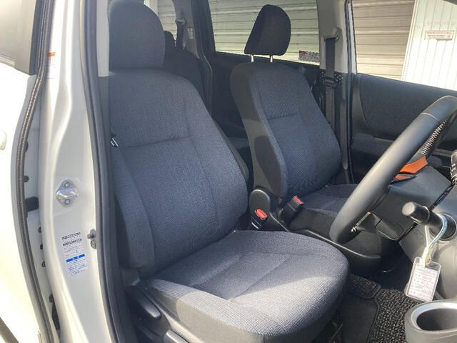 Toyota SIENTA 2017-05 191559-18