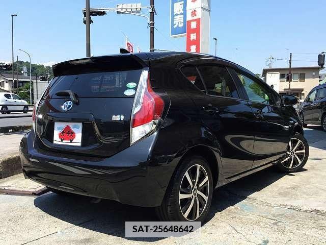 Toyota AQUA 2016-01 335869-2