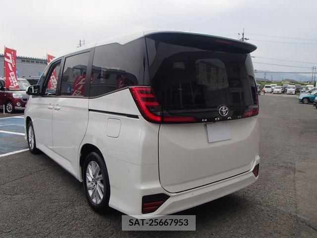 Toyota NOAH 2022-03 313577-3