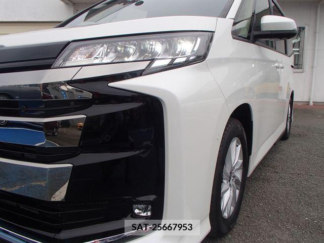 Toyota NOAH 2022-03 313577-5