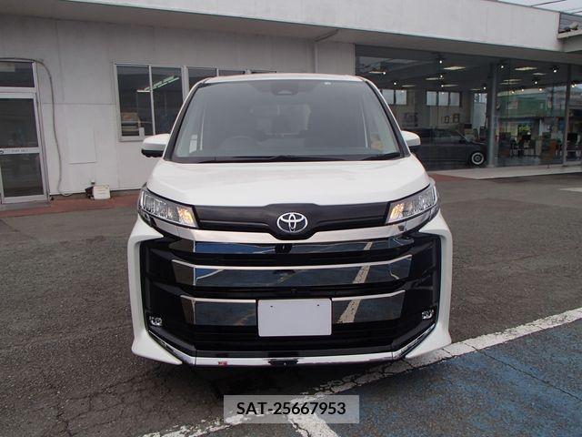 Toyota NOAH 2022-03 313577-1