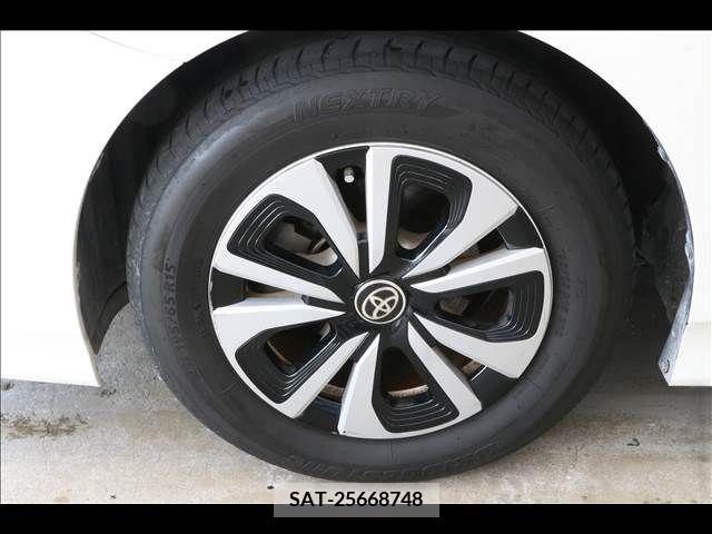 Toyota PRIUS PHV 2017-09 366813-13