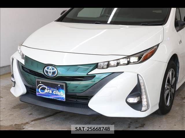Toyota PRIUS PHV 2017-09 366813-12