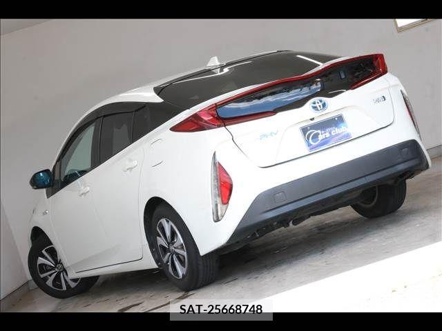 Toyota PRIUS PHV 2017-09 366813-10