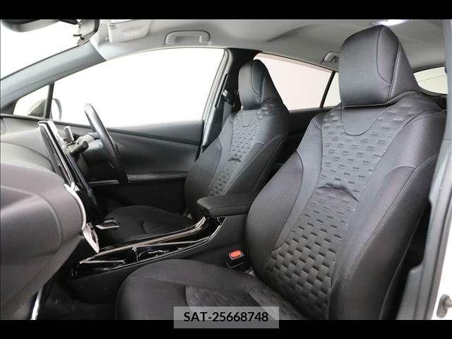 Toyota PRIUS PHV 2017-09 366813-17