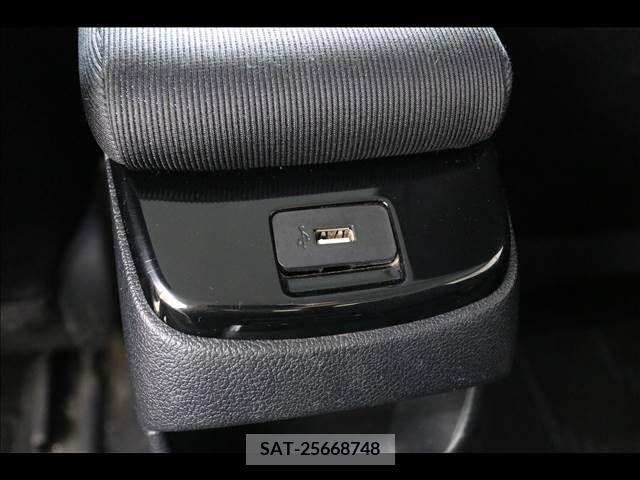 Toyota PRIUS PHV 2017-09 366813-16