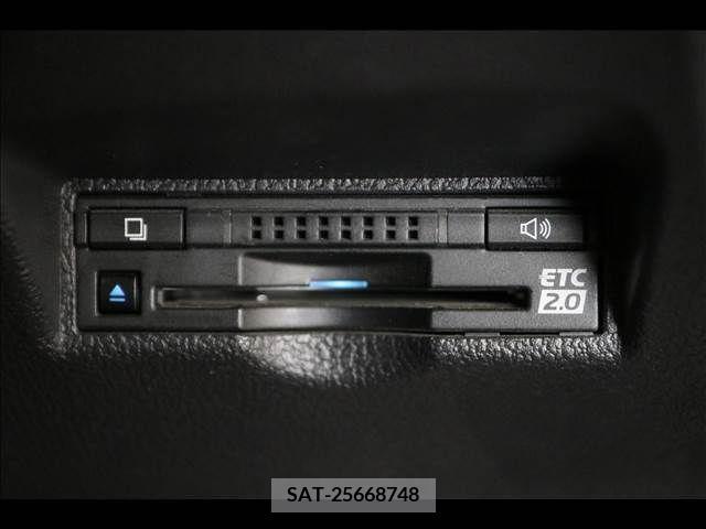 Toyota PRIUS PHV 2017-09 366813-15