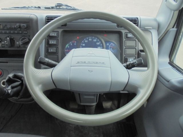 Mitsubishi CANTER 2004-06 7556-1