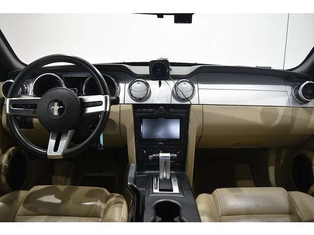 Ford MUSTANG 2008-03 8666-4