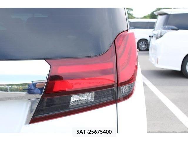 Toyota ALPHARD 2015-08 281757-11
