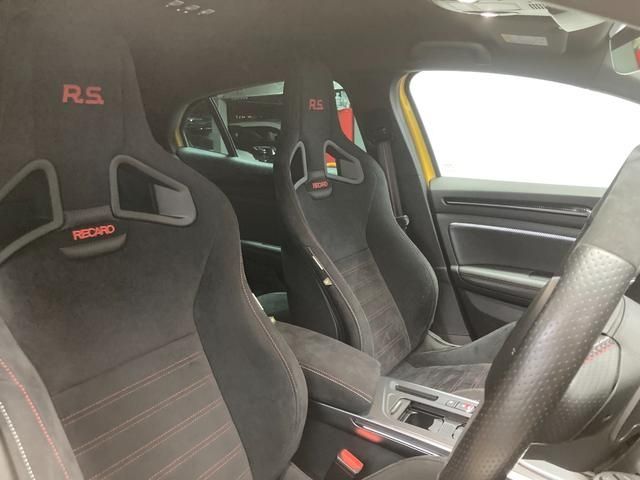 Renault MEGANE 2022-07 13729-12