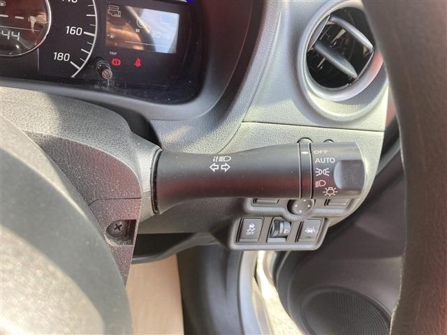Nissan NOTE 2018-07 23215-19