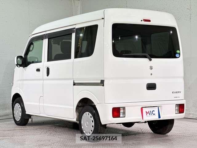 Suzuki EVERY 2019-01 297429-10