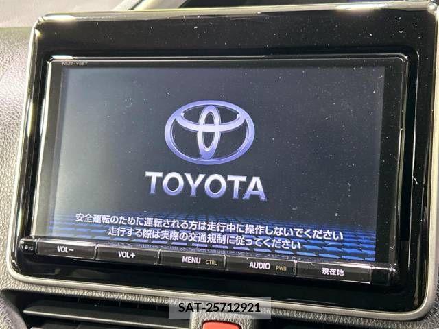 Toyota VOXY 2017-02 321477-3