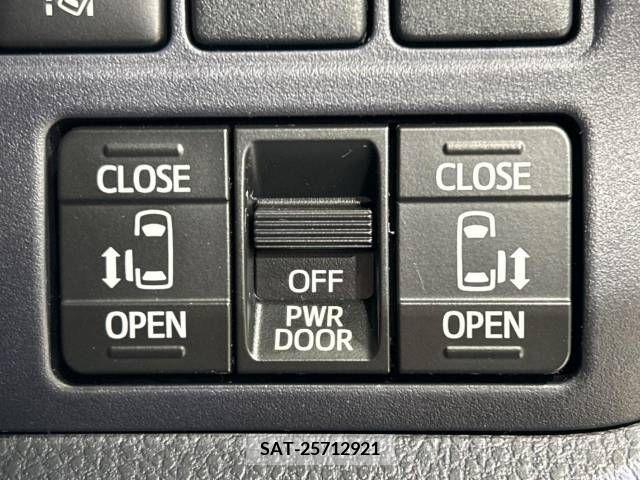 Toyota VOXY 2017-02 321477-5
