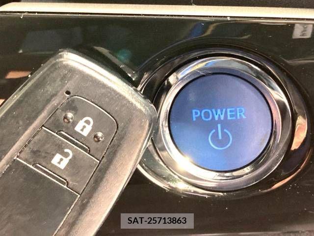 Toyota PRIUS 2021-06 383778-7