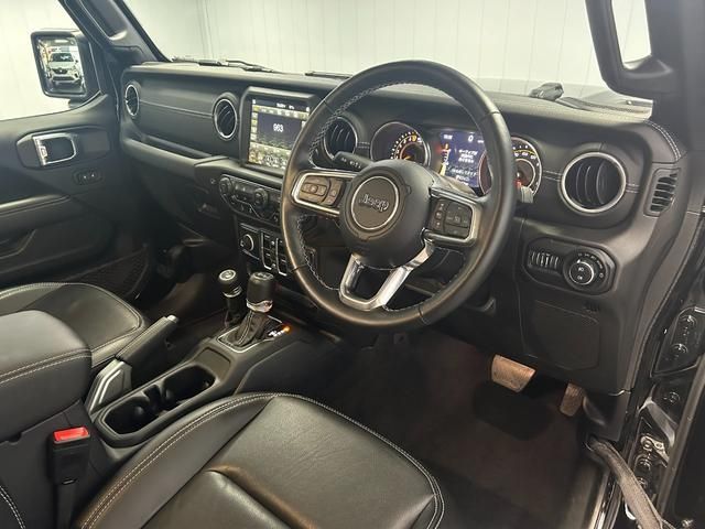Jeep WRANGLER 2022-01 6738-1
