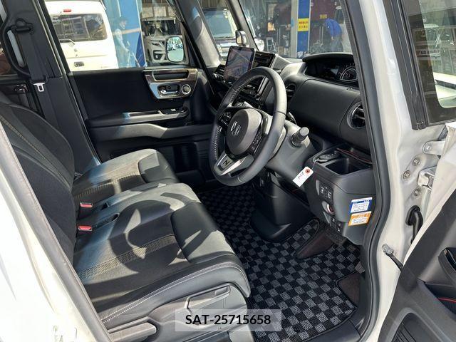 Honda N BOX CUSTOM 2019-04 209367-12