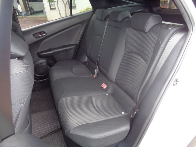 Toyota PRIUS 2017-02 8287-10