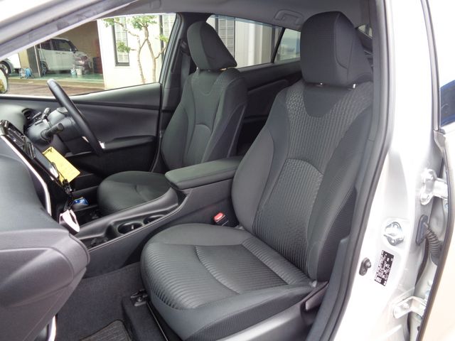 Toyota PRIUS 2017-02 8287-8