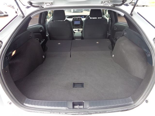 Toyota PRIUS 2017-02 8287-20