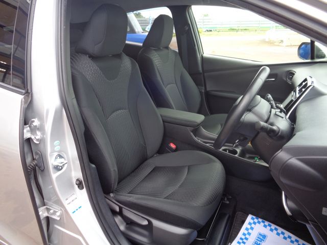 Toyota PRIUS 2017-02 8287-7