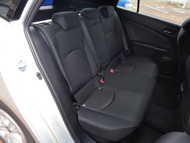 Toyota PRIUS 2017-02 8287-9