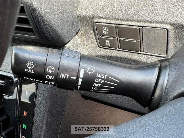 Toyota SIENTA 2019-04 329539-20