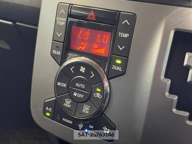 Toyota VOXY 2011-10 370316-6
