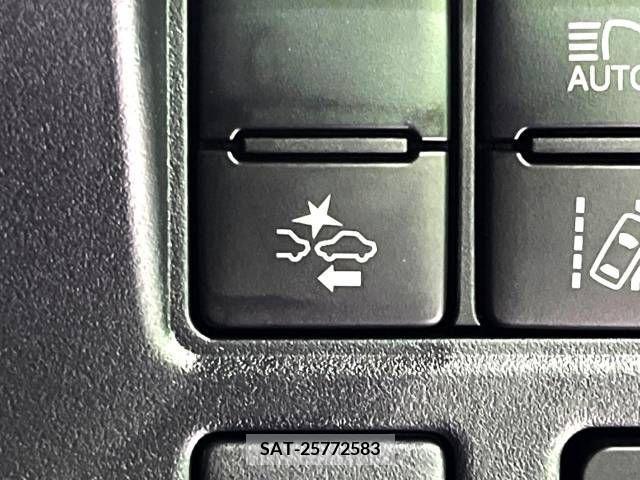 Toyota VOXY 2017-10 321537-5