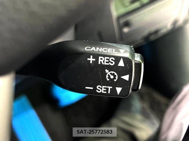 Toyota VOXY 2017-10 321537-7