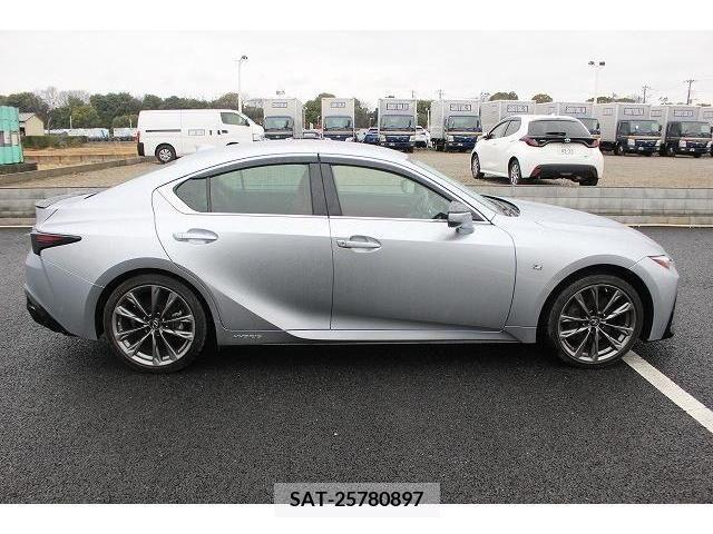 Lexus IS 2021-05 216370-8