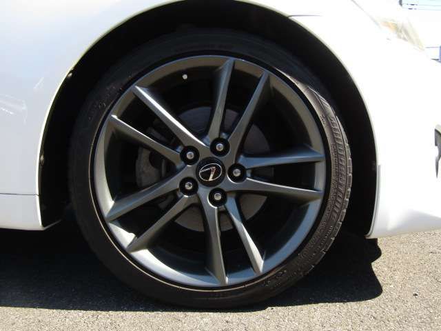 Lexus IS 2010-11 16644-5