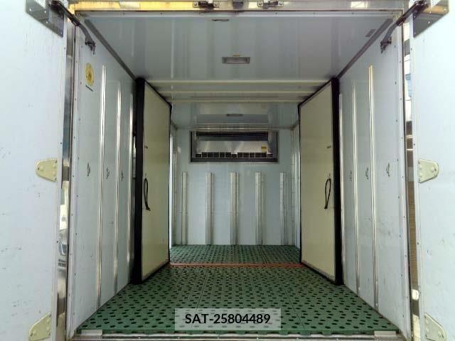 Hino DUTRO 2018-06 203345-11