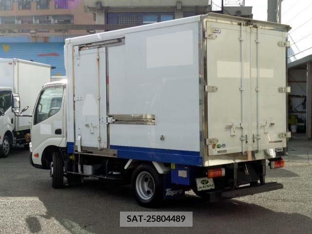 Hino DUTRO 2018-06 203345-1