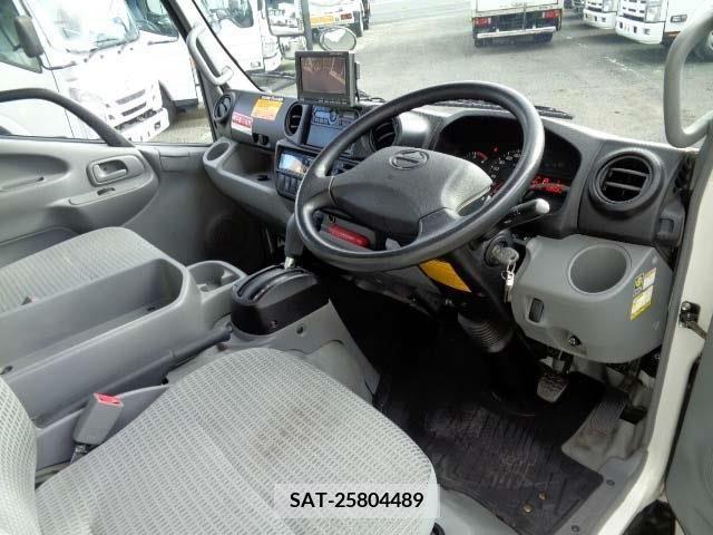 Hino DUTRO 2018-06 203345-2