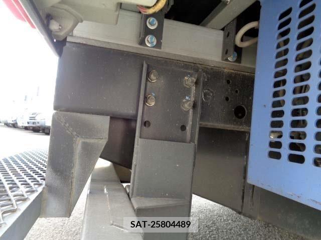Hino DUTRO 2018-06 203345-17
