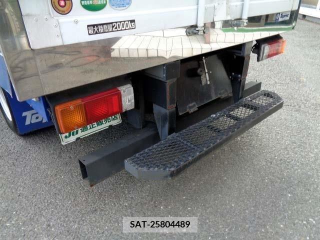 Hino DUTRO 2018-06 203345-22
