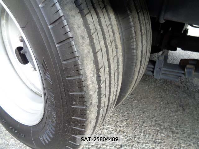 Hino DUTRO 2018-06 203345-19
