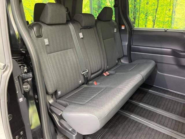 Toyota NOAH 2023-06 27267-9